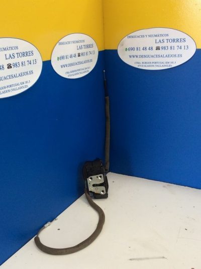 Cerradura delantera izquierda