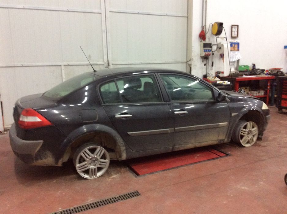 DESPIECE RENAULT MEGANE SEDAN - Imagen 3