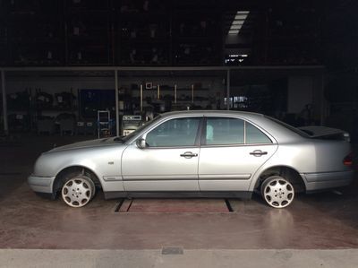 DESPIECE MERCEDES E240 - Imagen 2