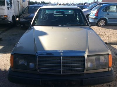 DESPIECE MERCEDES 300D