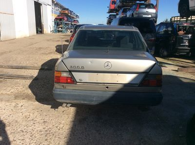 DESPIECE MERCEDES 300D - Imagen 5