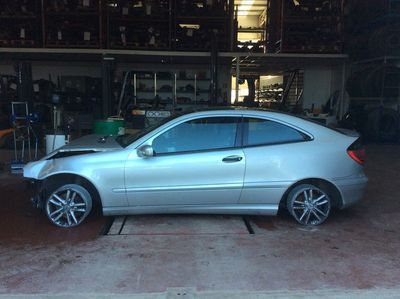 DESPIECE MERCEDES C200K - Imagen 4