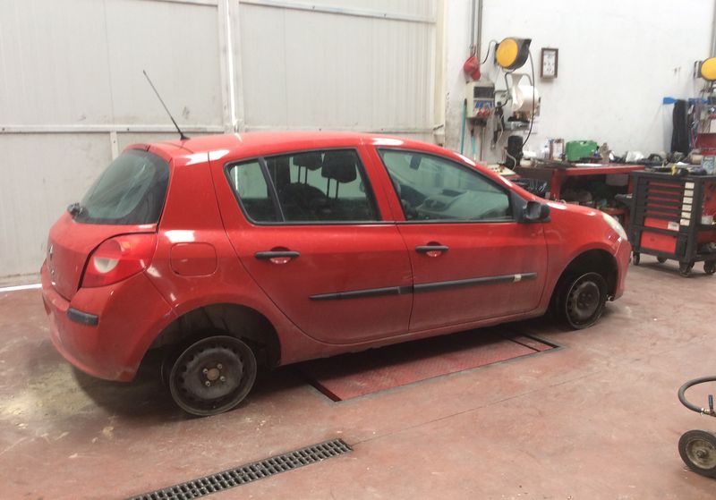 DESPIECE RENAULT CLIO III - Imagen 2