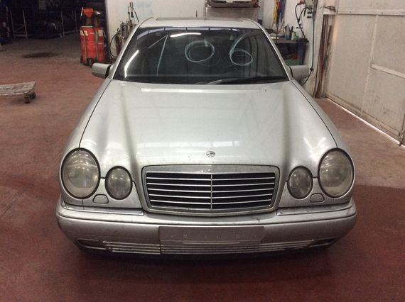 DESPIECE MERCEDES E300