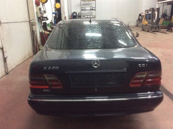 DESPIECE MERCEDES E220 - Imagen 2