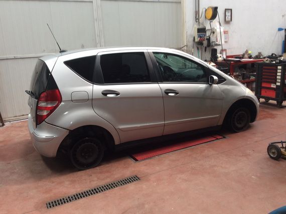 DESPIECE MERCEDES A180 - Imagen 3