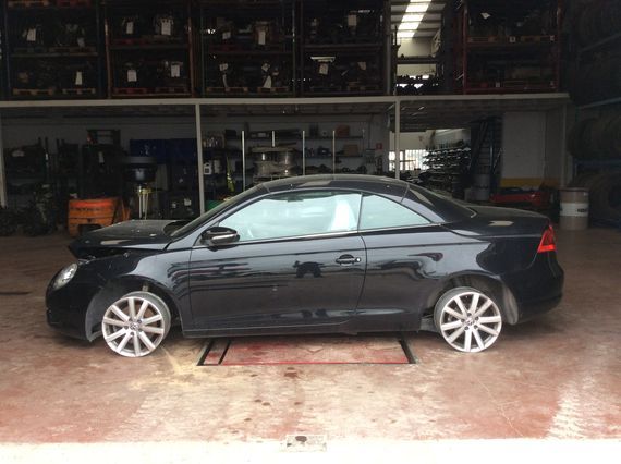 VOLKSWAGEN EOS