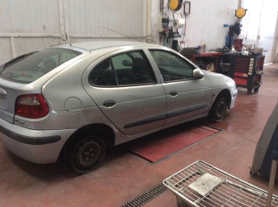 DESPIECE RENAULT MEGANE I - Imagen 3