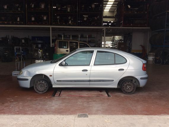 DESPIECE RENAULT MEGANE I - Imagen 4