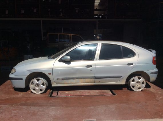 DESPIECE RENAULT MEGANE I - Imagen 4
