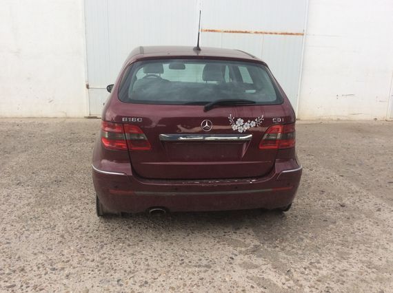 DESPIECE MERCEDES B180 - Imagen 2