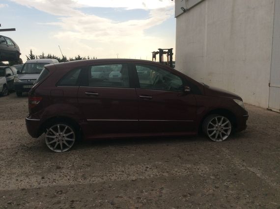 DESPIECE MERCEDES B180 - Imagen 3