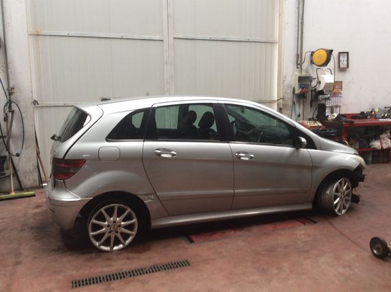DESPIECE MERCEDES B200CDI - Imagen 3