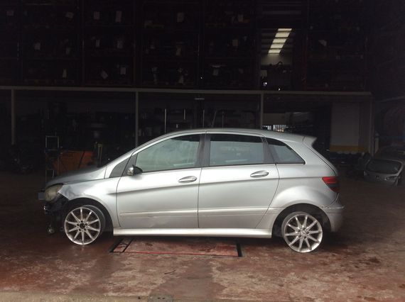 DESPIECE MERCEDES B200CDI - Imagen 4