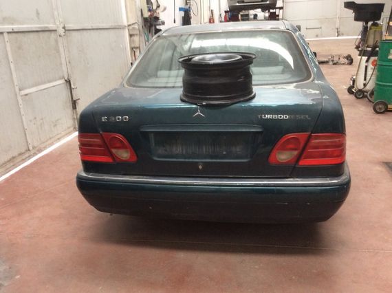 DESPIECE MERCEDES E300 - Imagen 2