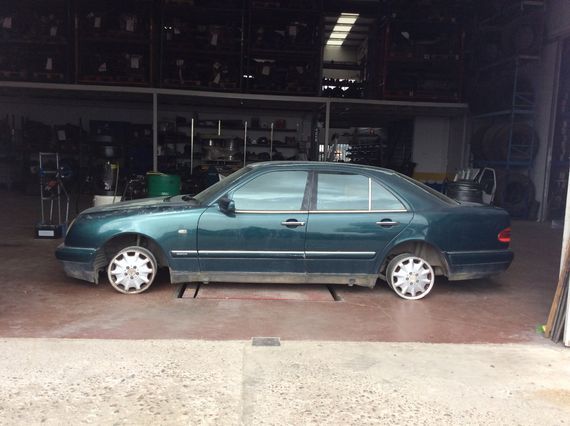 DESPIECE MERCEDES E300 - Imagen 4