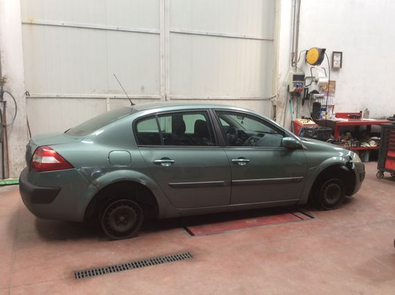 DESPIECE RENAULT MEGANE II SEDAN - Imagen 3