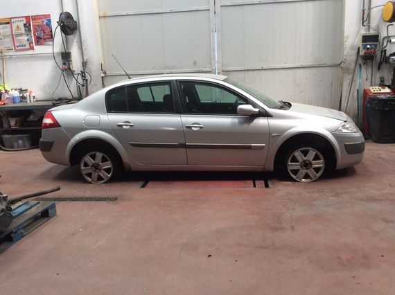 DESPIECE RENAULT MEGANE II SEDAN - Imagen 3