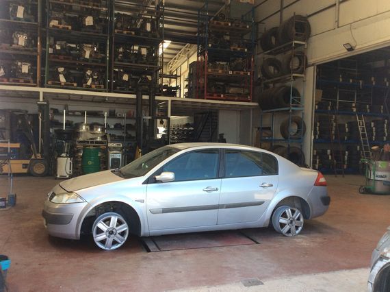 DESPIECE RENAULT MEGANE II SEDAN - Imagen 4