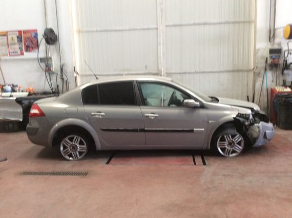 DESPIECE RENAULT MEGANE II SEDAN - Imagen 3