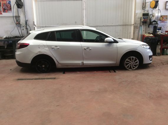 DESPIECE RENAULT MEGANE III GRANDTOUR - Imagen 3