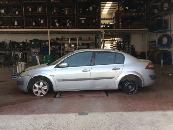 DESPIECE RENAULT MEGANE SEDAN - Imagen 4